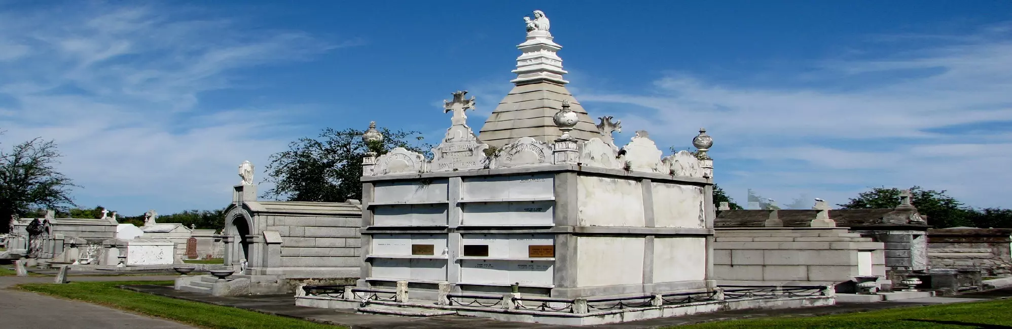 New Orleans, Louisiana audio tour: Stories of Faith and Courage: A Self-Guided Tour of Metairie Cemetery