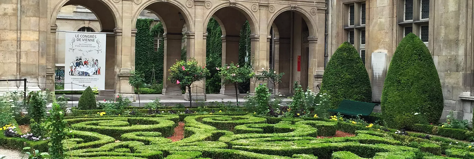 Paris audio tour: Le Marais: Secret Stories & Invisible Details