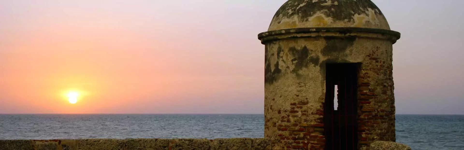 Cartagena audio tour: Cartagena de Indias: Into the Walls of The City