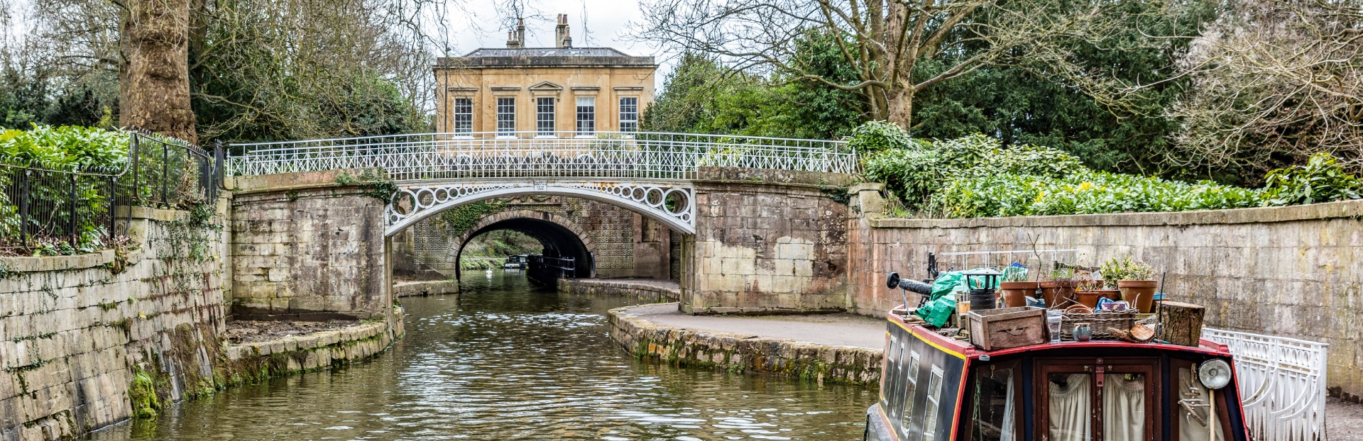 Image of Bath’s Canal Walk: Highlights from Pulteney Bridge to the Towpath