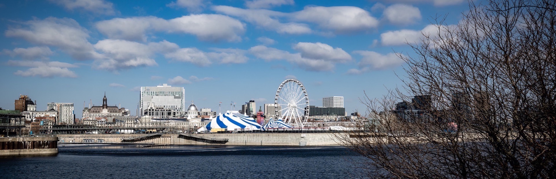 Image of Le Vieux Montréal à Découvrir: Une Visite de la Place d'Armes au Vieux-Port