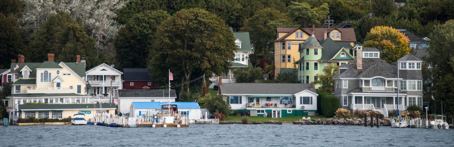Image of Elegant East Bluff: A Mackinac Island Walking Tour