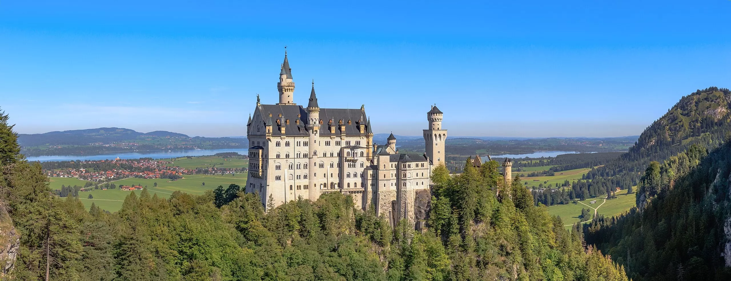 Schwangau audio tour: King Ludwig II’s Fairytale Castles: A Guide to Hohenschwangau and Neuschwanstein