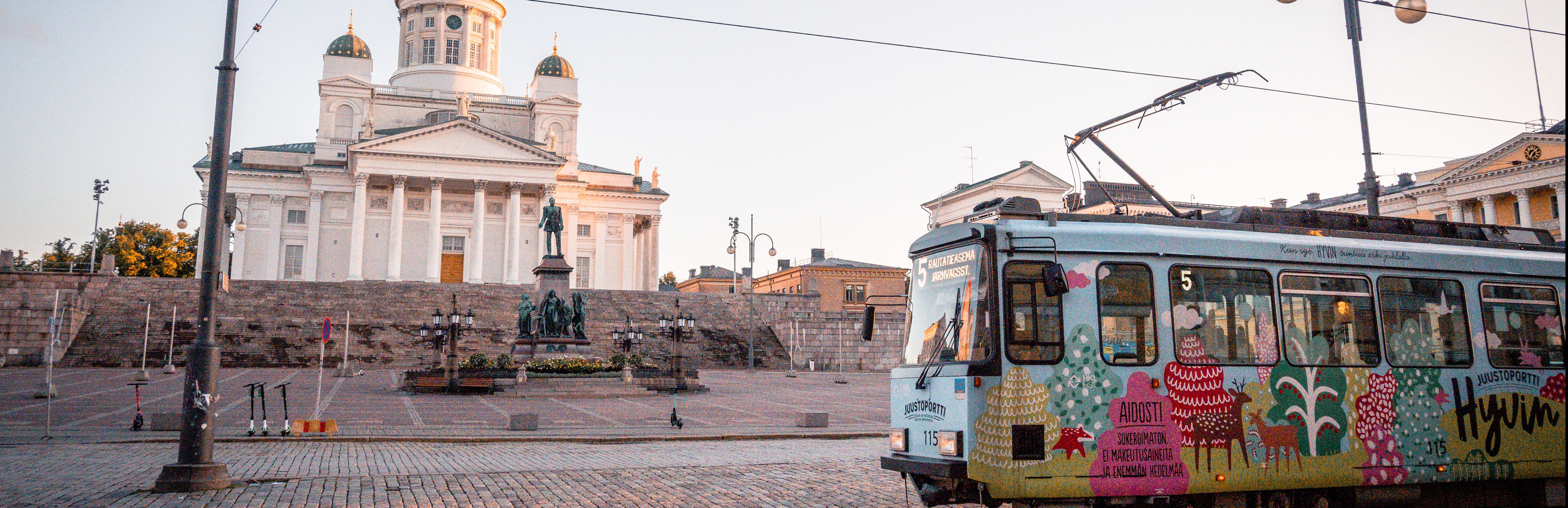 Image of Capital of Contrasts: A Helsinki Walking Tour