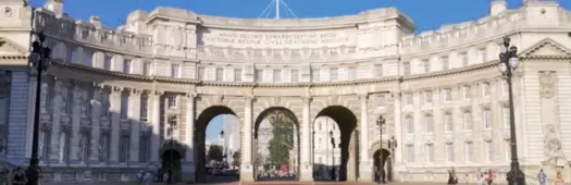 Kings, Ducks, and Uninvited Campers: Victoria to Covent Garden Walk