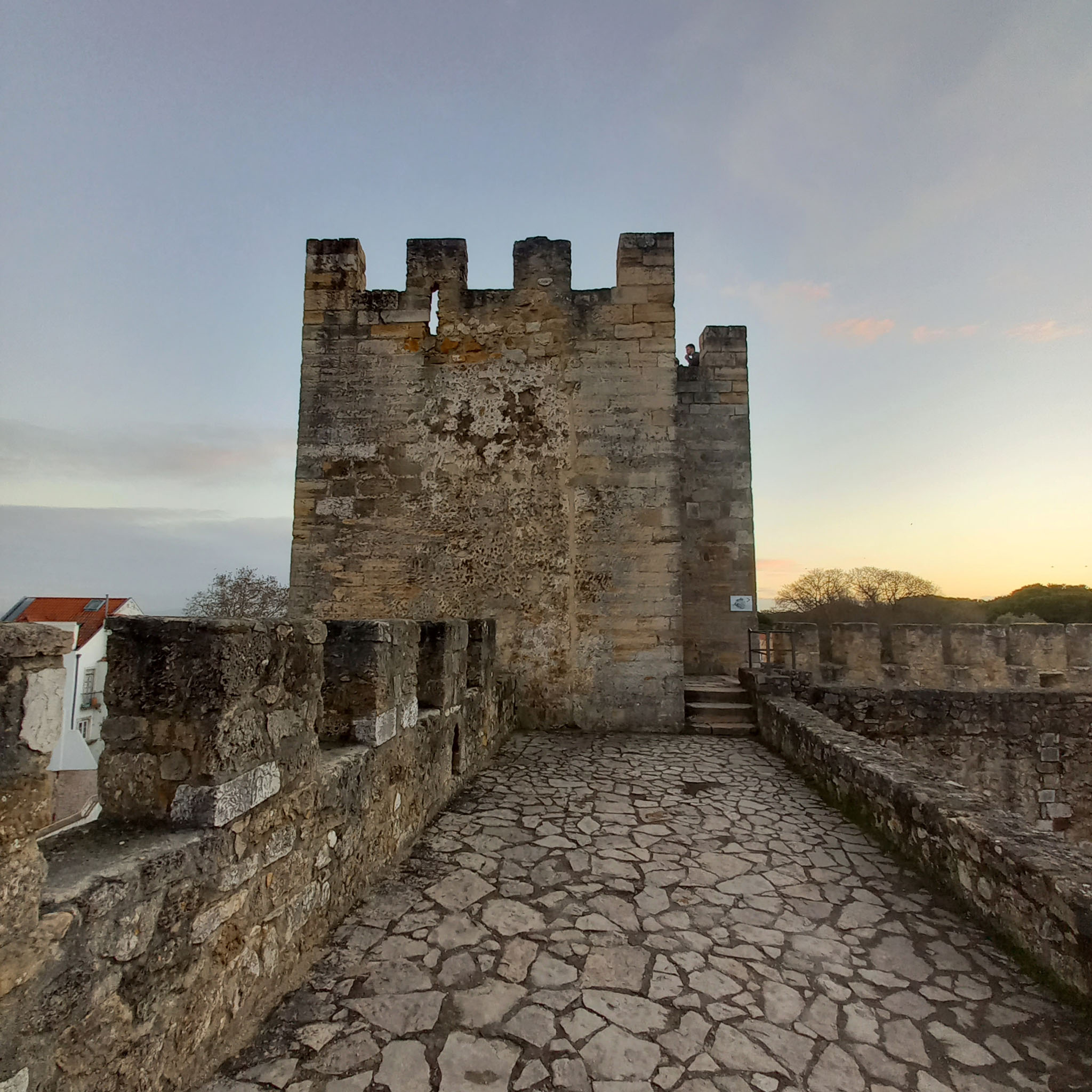 Torre De Menagem Tour Du Donjon Lisbon Audio Guide App VoiceMap torre-de-menagem-tour-du-donjon-lisbon-audio-guide-app-voicemap