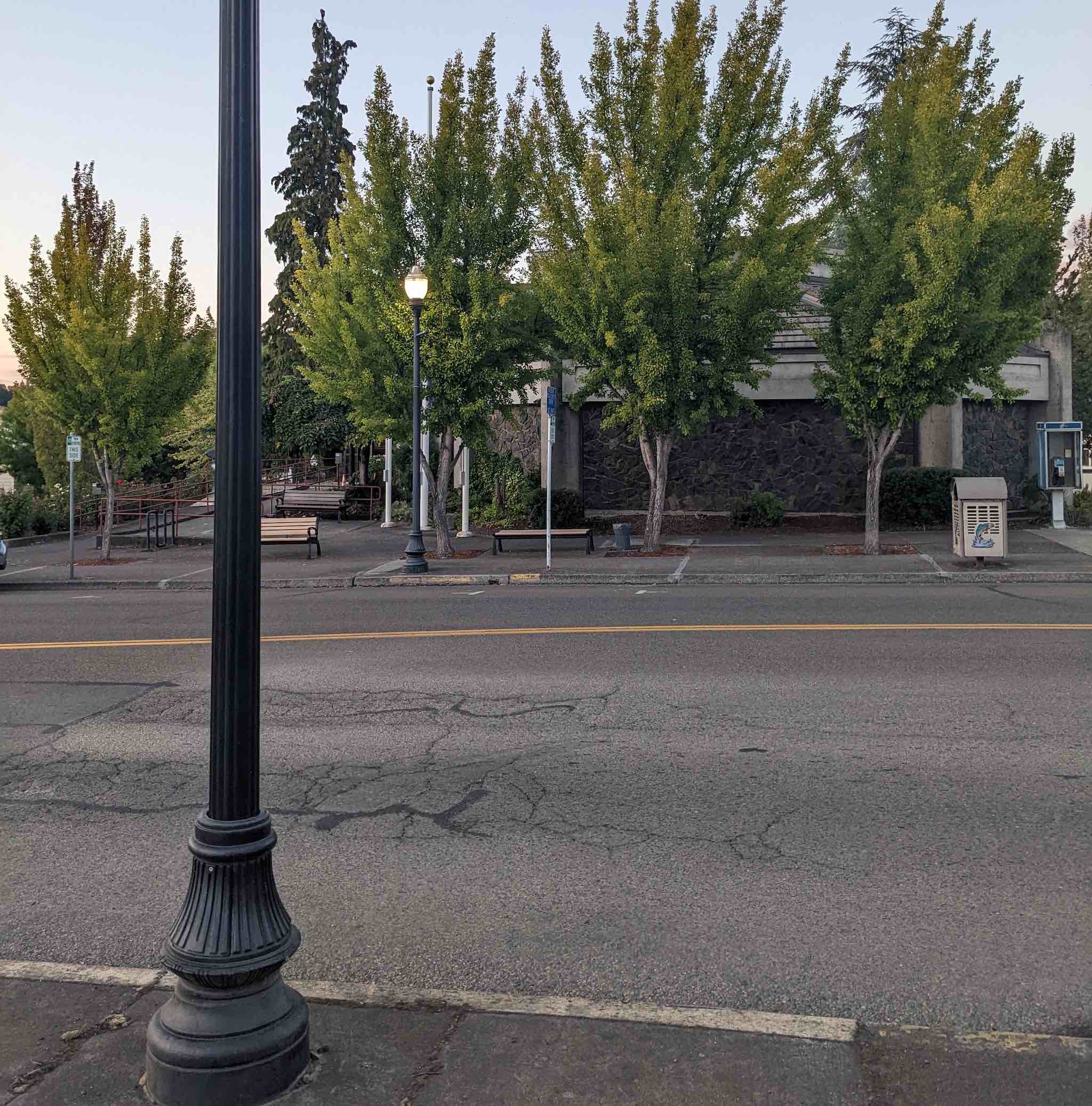 Start Aaron Rose and City Hall » Roseburg, Oregon audio guide app