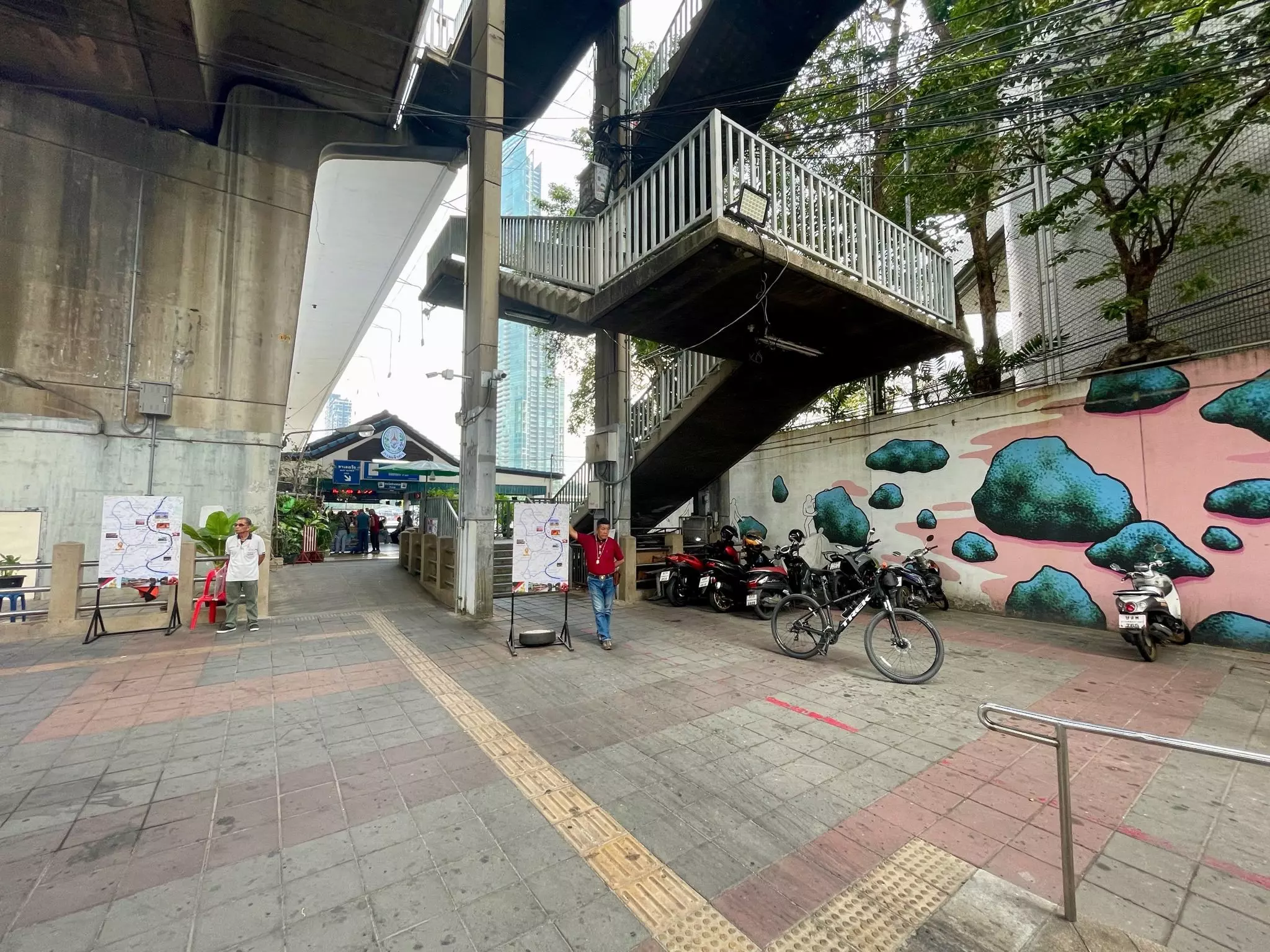 Begin at Saphan Taksin! » Bangkok self-guided audio tour app
