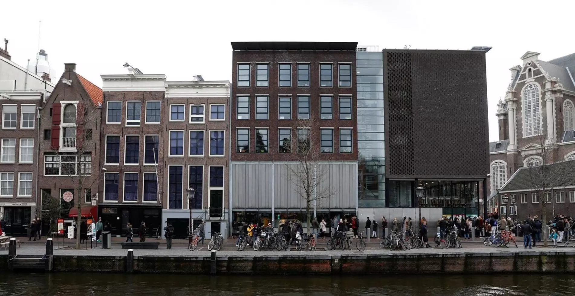 https://media.voicemap.me/uploads/sound_bite_image/image/34120/webp_full/Anne_Frank_House.webp