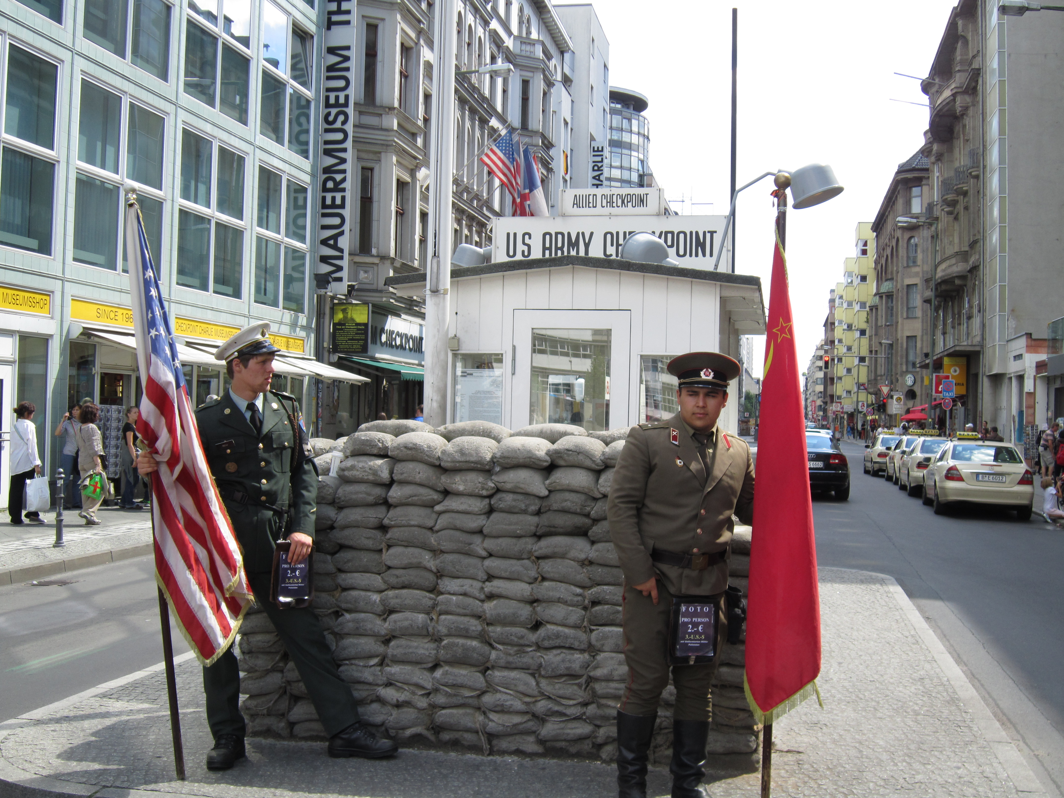 Checkpoint Charlie » Berlin self-guided audio tour app » VoiceMap